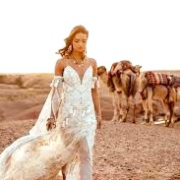 Meet your Posher, Marzi.Fashions - Picture 1 of 1